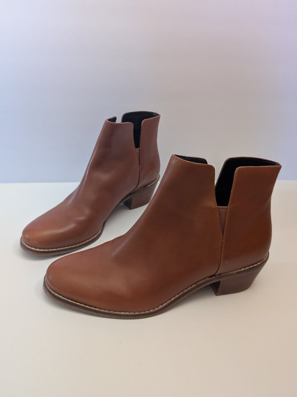 Cole Haan Abbot Bootie (British Tan Leather, size 7.5B — Like New!)